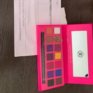 Alyssa Edwards pallet